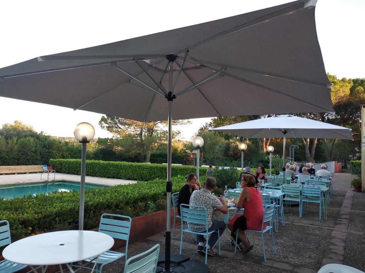 新磨坊地区酒店 圣康坦拉波特里 外观 照片